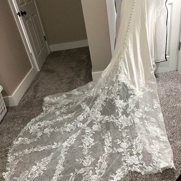 KittyChen Couture Bridal Wedding Dress Gown - Picture 9 of 12